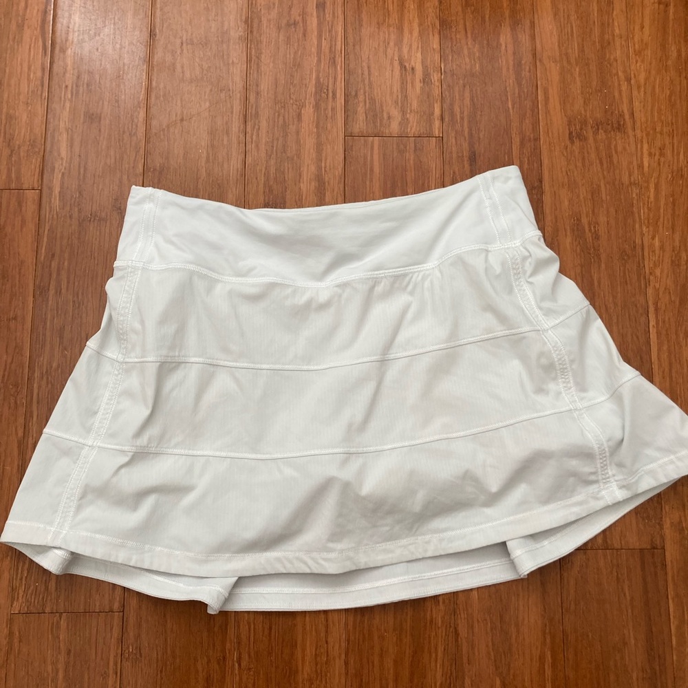 Lululemon white pace rival skirt size 6